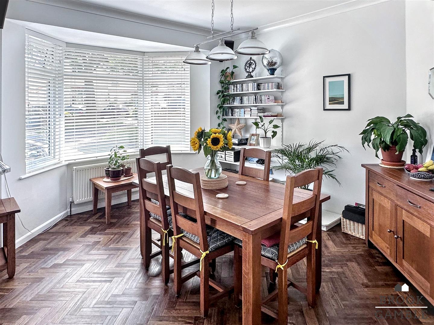 4 Bedroom House - Semi-Detached. Central Avenue in Eastbourne, East Sussex 9